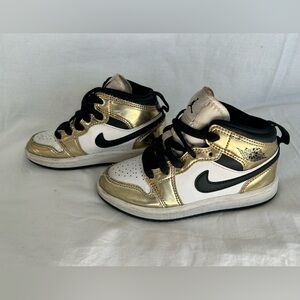 The Air Jordan 1 Mid SE "Metallic Gold" toddler